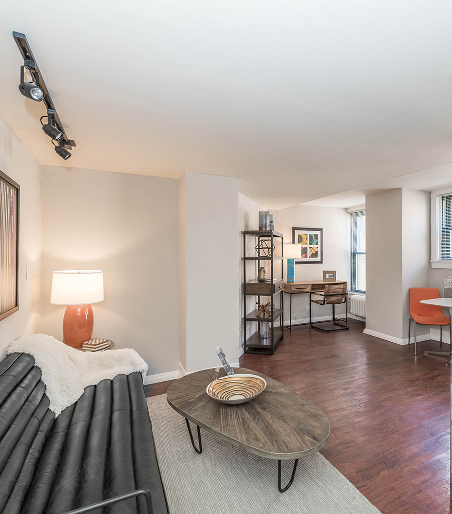 Reside on Wellington Apartments in Chicago, IL